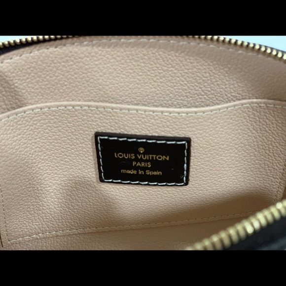 Louis Vuitton Monogram Cosmetic Pouch - Picture 5 of 8